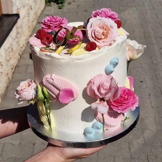 Niečo málo z posledných dní ☺️ #torty #tortynamieru #torta #cake #narodeniny #novemestonadvahom