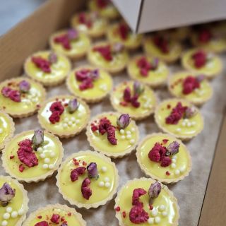 Tieto chutné koláčiky vám vieme pripraviť na milion spôsobov. Či už si vyberiete variantu s krémom alebo s ganache (ako na...